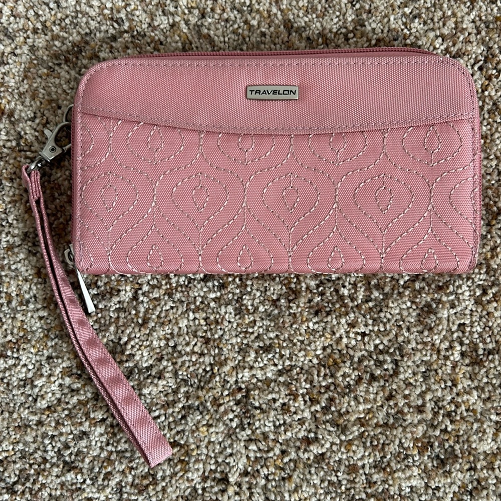 Travelon wristlet wallet, pink